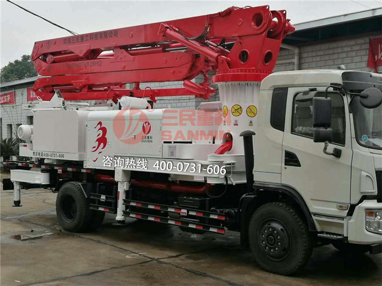 冬天為什么要及時(shí)排除混凝土泵車(chē)水箱里的積水