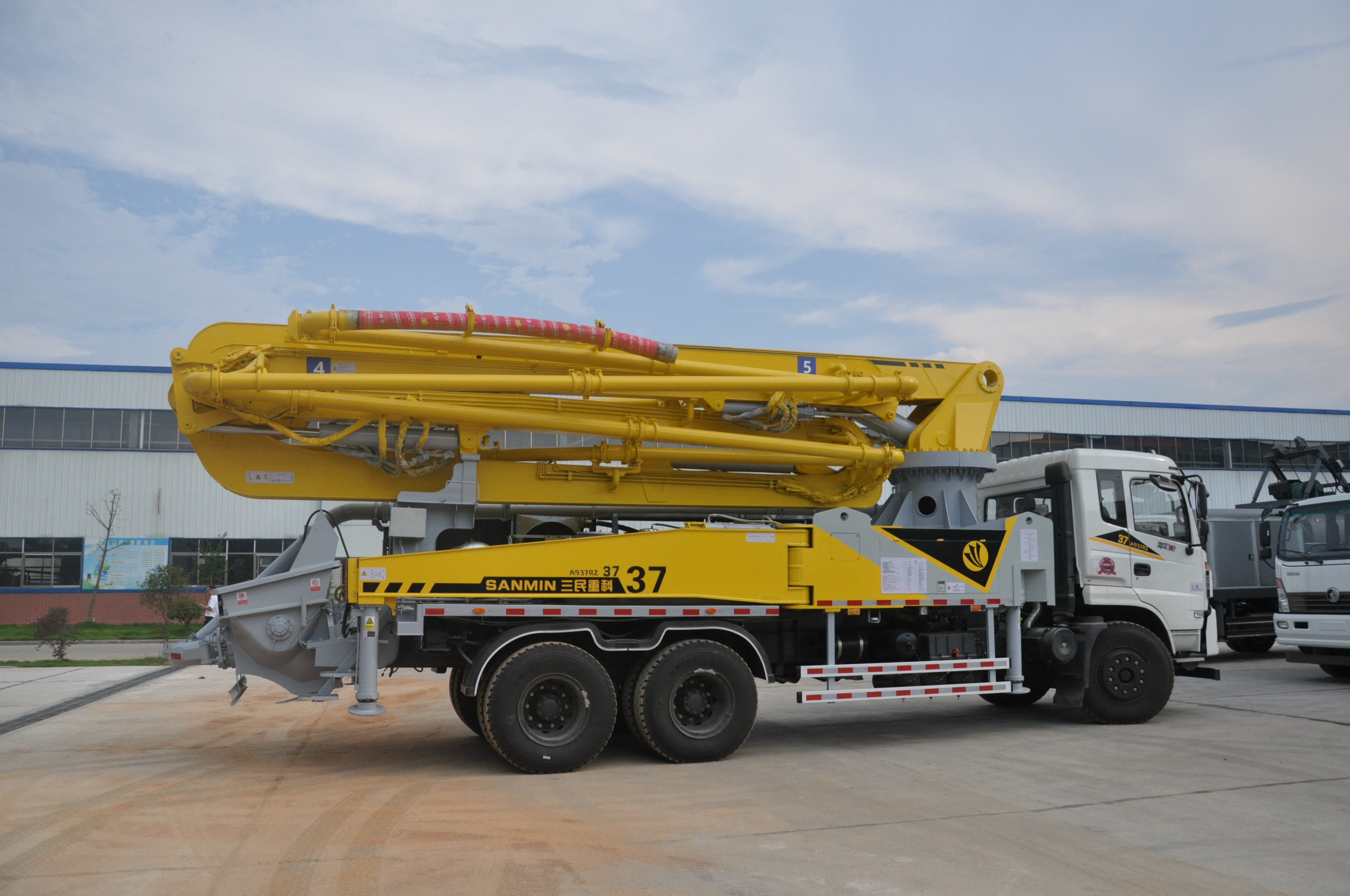 小型混凝土泵車(chē)